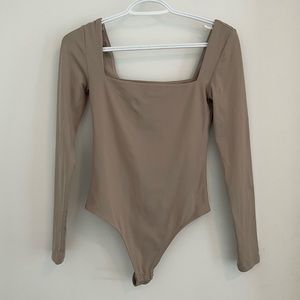 Aritzia Babaton Squareneck Contour Longsleeve Bodysuit